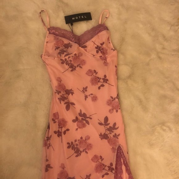 ✨Princess Polly Motel Rocks Pink Coti Dress✨ - Picture 5 of 7